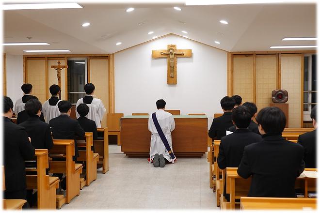 2026.03.27  수덕관 십자가의 길